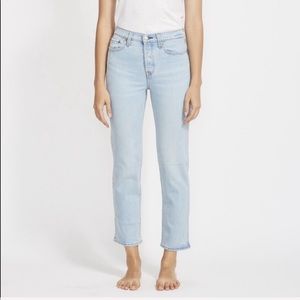 Levi’s wedge straight in “dibs” light wash